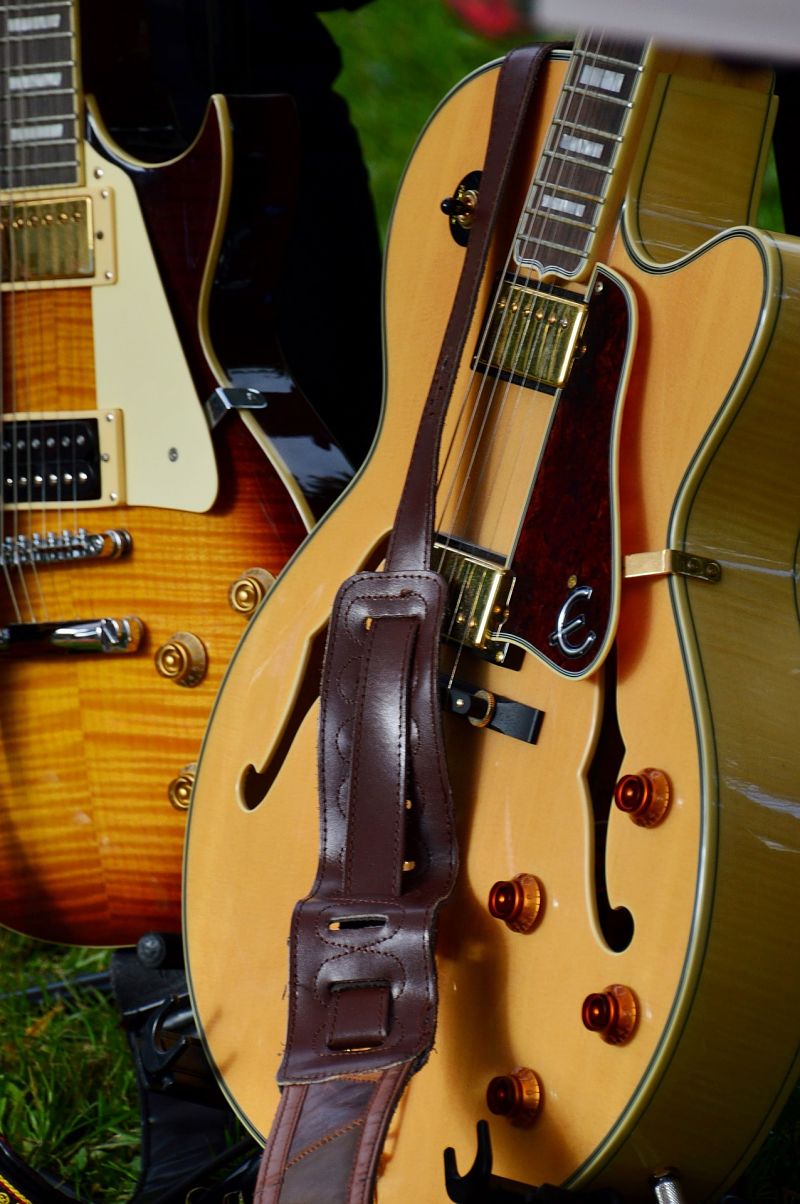 Courroie de guitare Sangle en Coton cuir avec porte-plectres Pour Guitares Basses électriques et Acoustiques Length 95~158cm Sangle de Guitare 